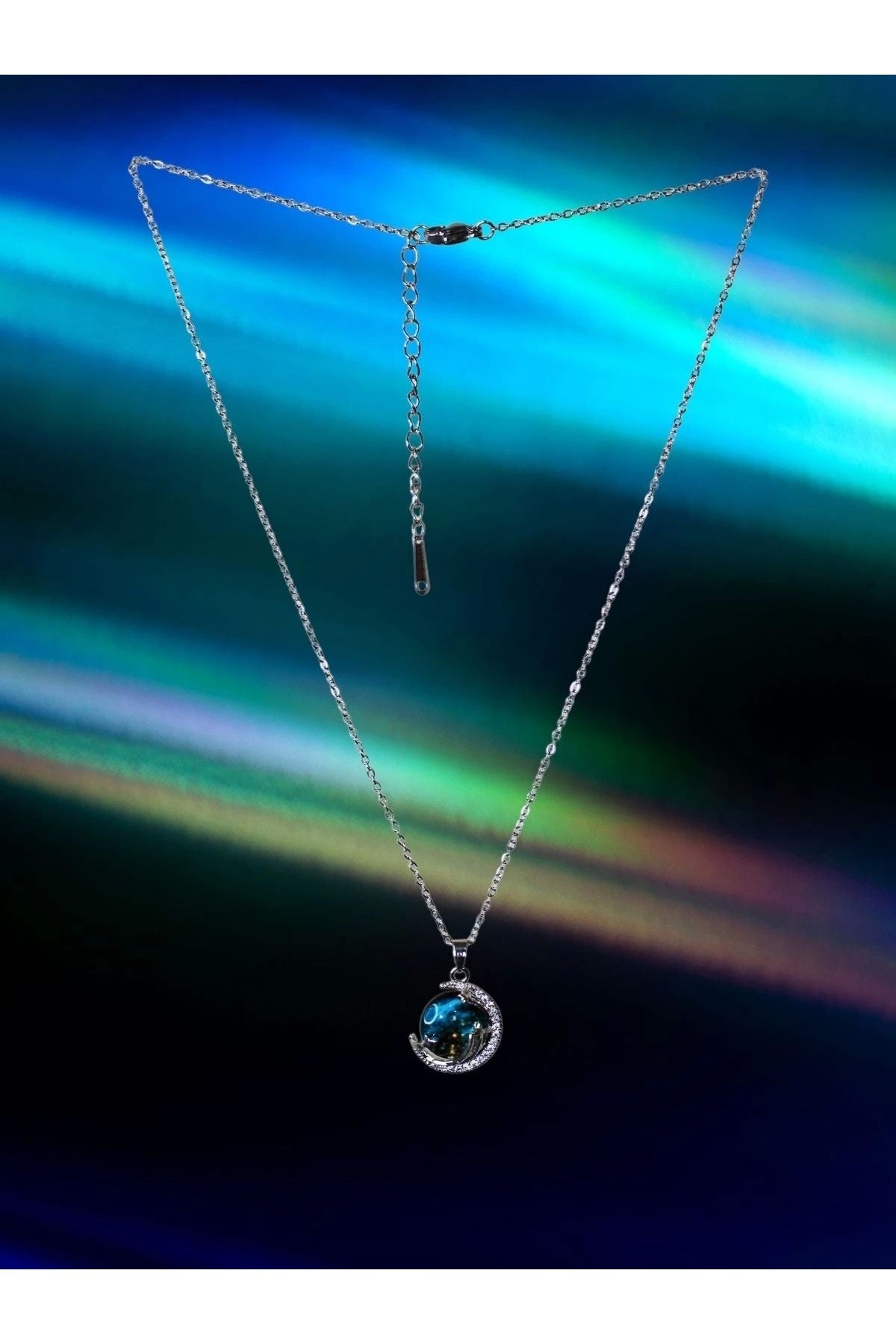 Harley Star & Globe Pendant Necklace – 44 cm Chain