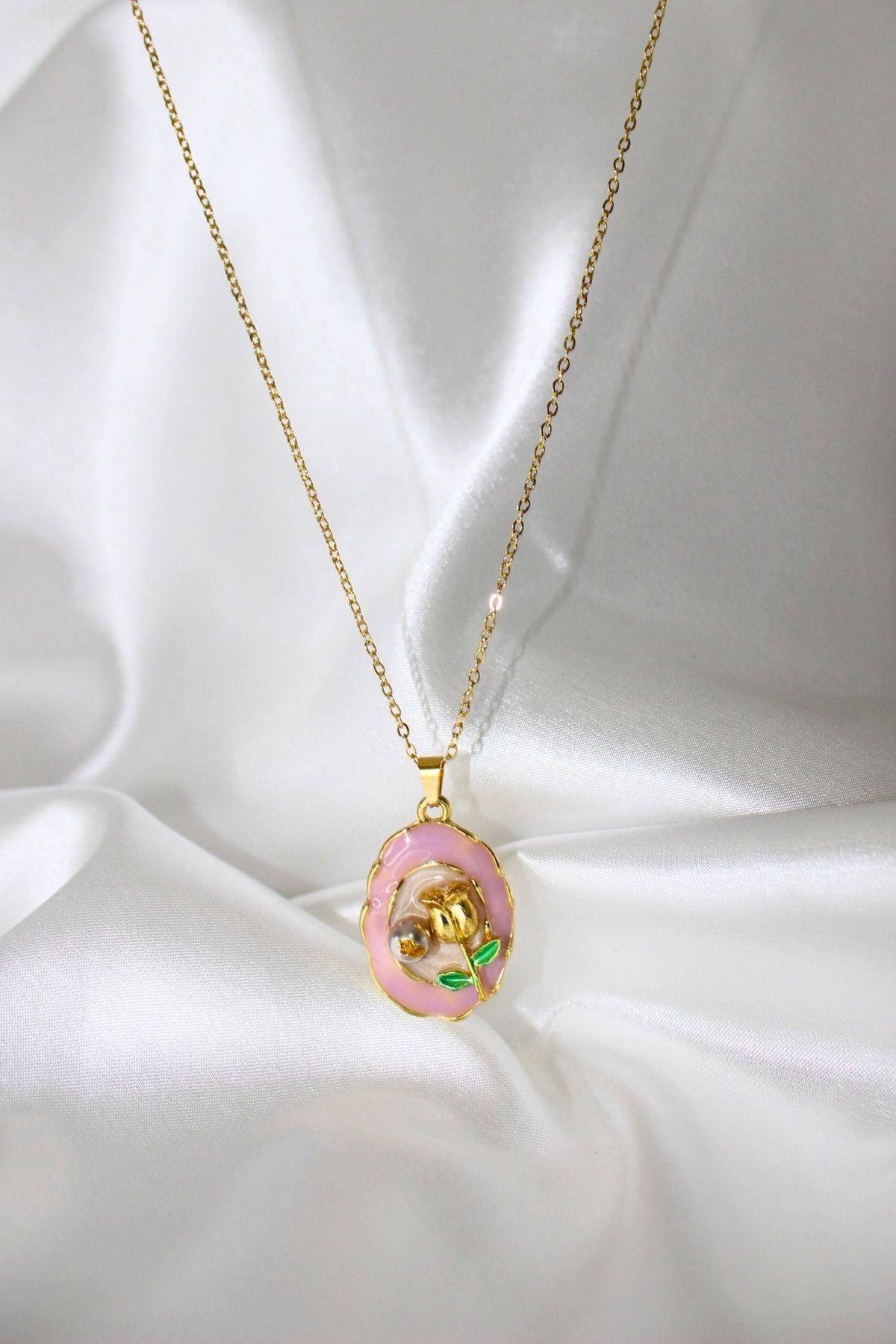 Pearl Tulip Medallion Necklace – 49 cm Chain