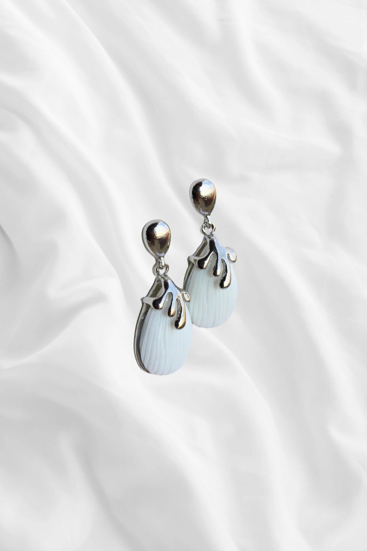 Milk White Drop Earrings – Elegant Daily Jewelry