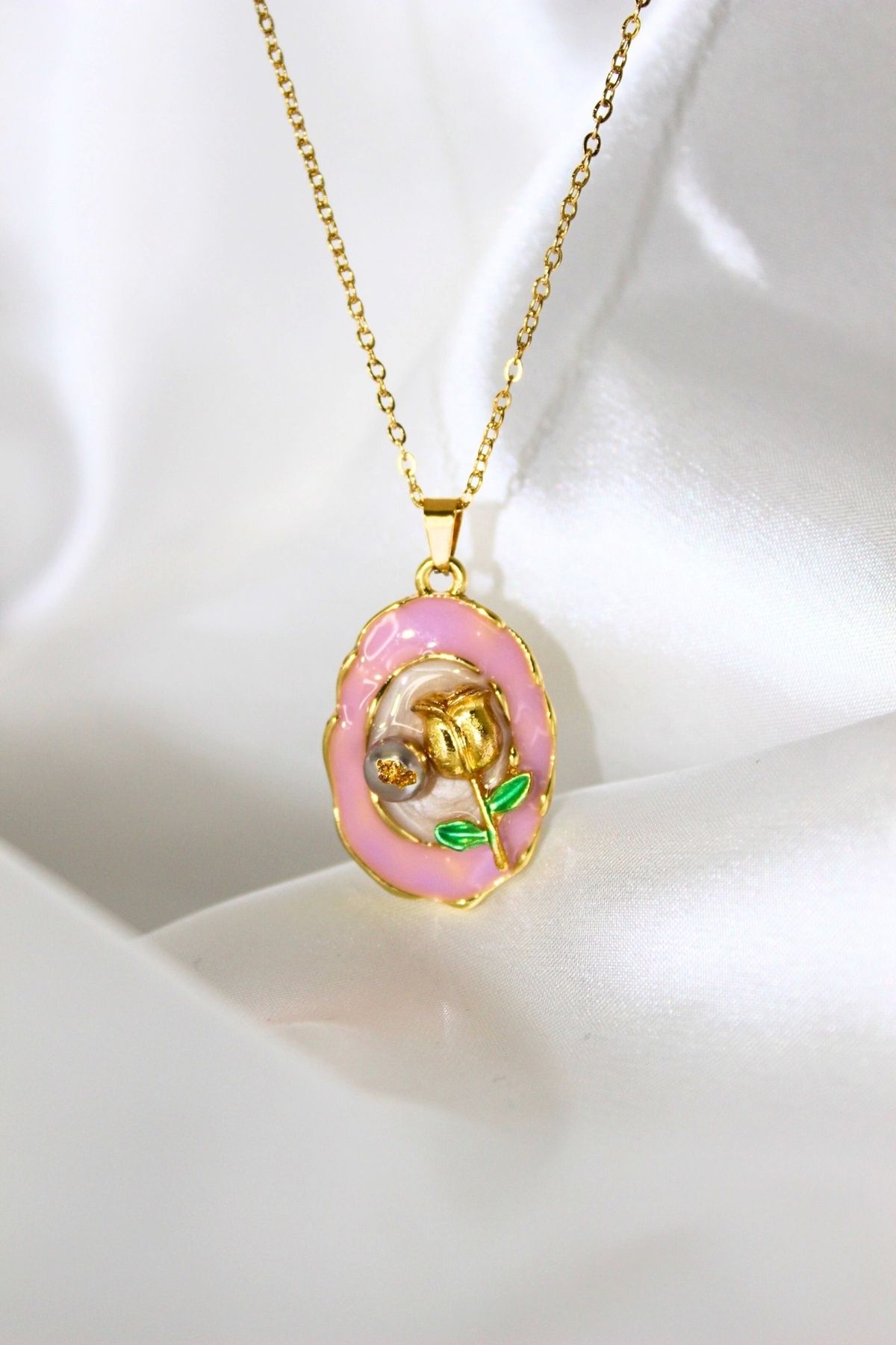 Pearl Tulip Medallion Necklace – 49 cm Chain