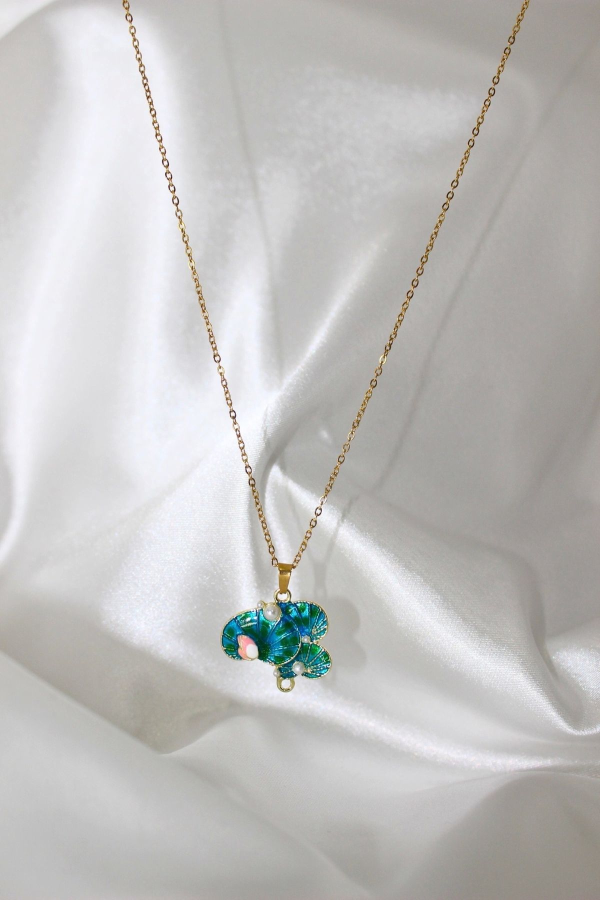 Pearl Oyster Shell Pendant Necklace – 49 cm Chain