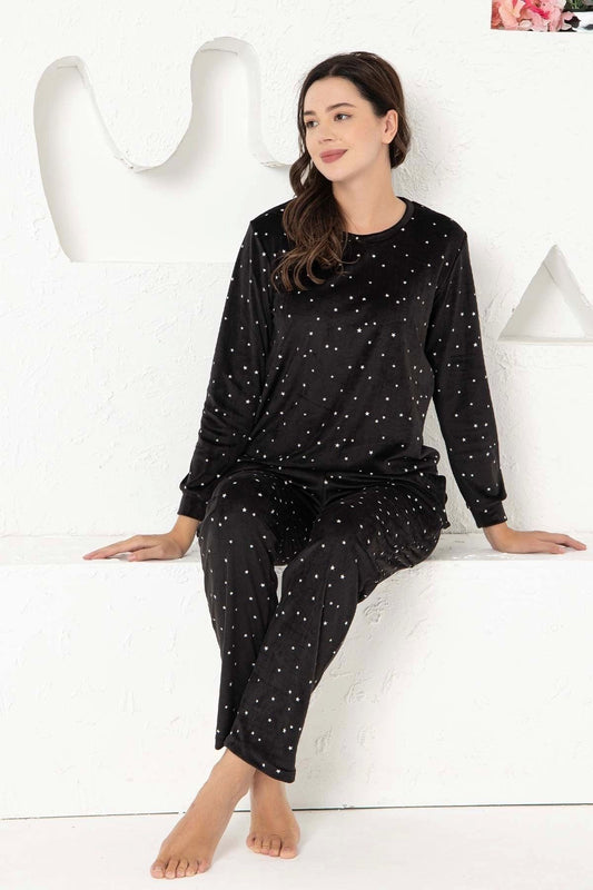 Women’s Super Soft Velvet Star Long Sleeve Pajama Set